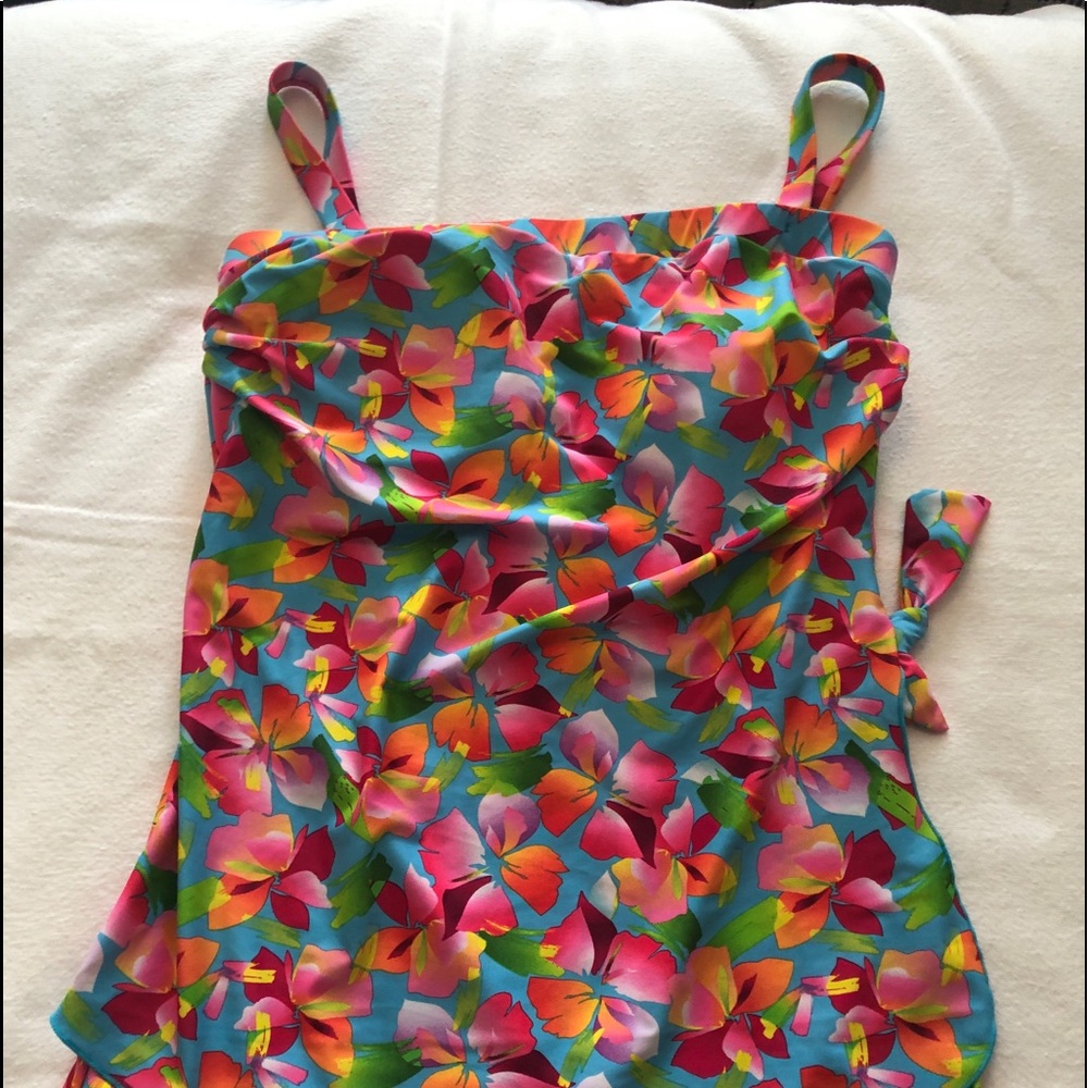 Island Pearls 1 Pc bathing suit-drape skirt-Sz 18